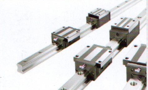高刚性、高精度、高速度的进口台湾上银或银泰P级线性滑轨，C3精密滚珠丝杆，专用日本NSK/德国FAG丝杆轴承。